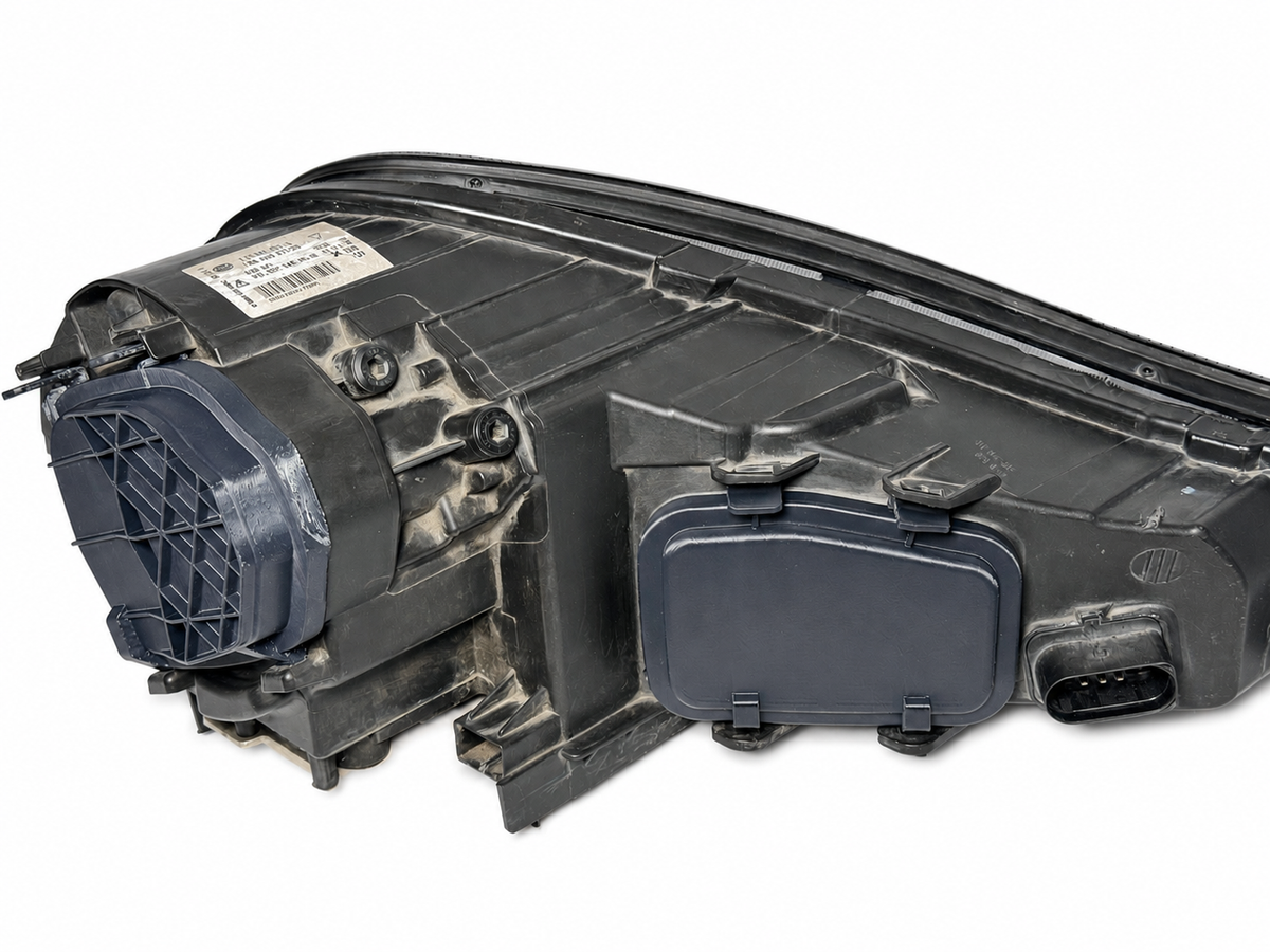 Porsche Cayenne 957 (2008-2010) Headlight High Beam Bulb Dust Cover (7l5941608 & 7L5941607)